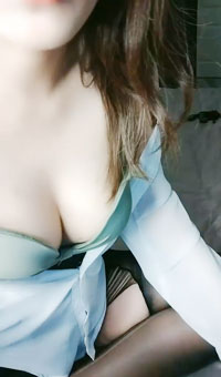 大白极品肥臀少妇跪着按头口交开档黑翘起屁股后入撞击乘诱人大肥臀