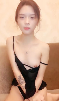 骨感少女 裸舞诱惑 白色丝袜道具自慰