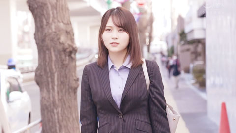 和藐视的脚性癖好欺负上司在出差地点旅馆竟然同房间沉溺中出交配… 酒井莉乃_cut_001