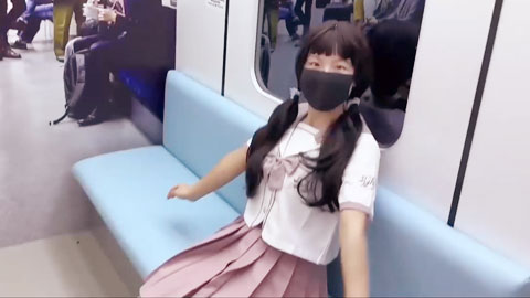 迷妹推荐--经典演绎痴汉电车 情色玩弄公车性爱 后入爆肏少女美穴