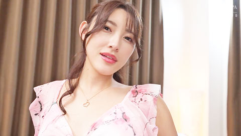 当你最喜欢的送货员到来时，脱下裤子迎接他！露出阴部并引诱的淫荡妻子__002