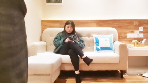 迷妹推荐--大胸小姐姐，猛男输出娇喘不断，物超所值不虚此行