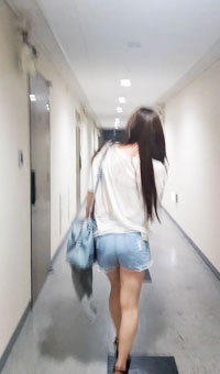 寓所大堂搭讪到醉酒长腿短裤妹妹赵熙敏