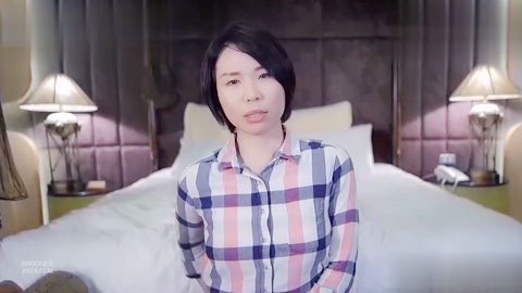 迷妹推荐--淫荡女孩的第一次双穴齐插，爽到翻白眼