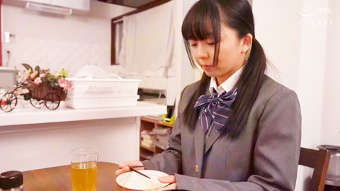 畜生父亲的性玩具_与男朋友关系破裂的制服美少女-01