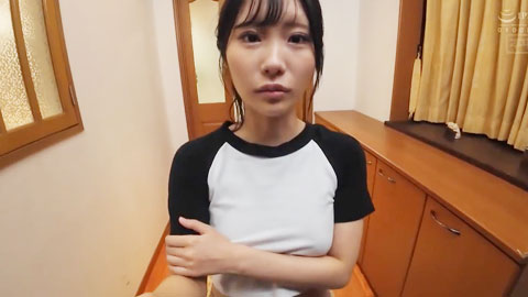 一名巨乳女学生被其他女生开玩笑地拍摄「J●牛仔式影片」并在社群媒体上传播,并成为永无止境的中出强暴的受害者_001