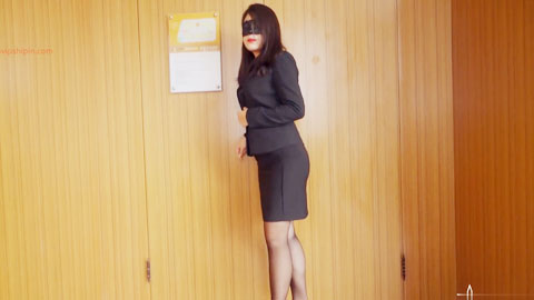 迷妹推荐--暗黑OL_の私密调教!抽插到爆浆，淫水狂喷!