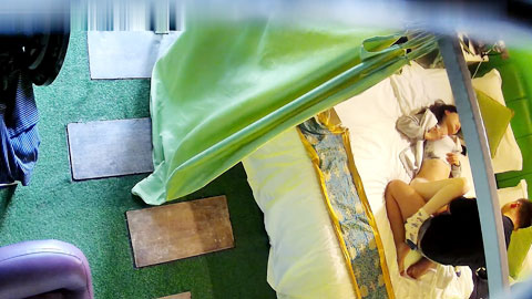 迷妹推荐--年轻的小情侣洋溢着青春的气息