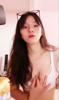 神仙颜值，肤白貌美大长腿 1