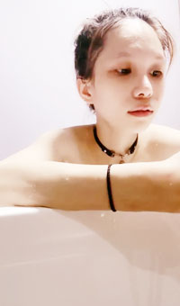 极品混血美女_浴缸洗澡，各种自慰大秀