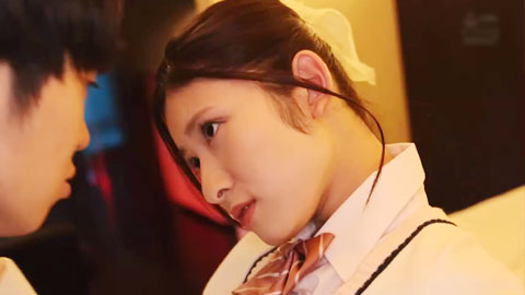 时隔10年再会的初恋青梅竹马在风俗中工作__002