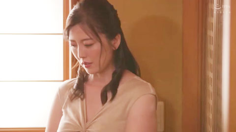 被兒子朋友無法控制絶倫交尾持續高潮…--02