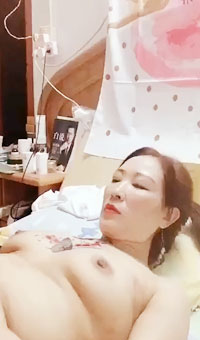 太无奈 被大叔操逼1分钟，磨逼半小时