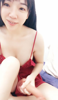 居家长发美少妇性感低胸吊带漏酥胸肥美小鲍道具自慰