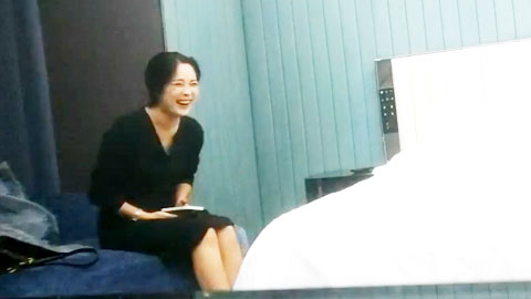 迷妹推荐--极品御姐赴约，洁白无暇肉体肆意挥洒高潮