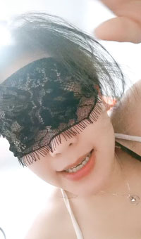 饥渴少妇活好不粘人，跟小哥在家激情啪啪性爱直播，互动狼友撩骚，深喉大鸡巴