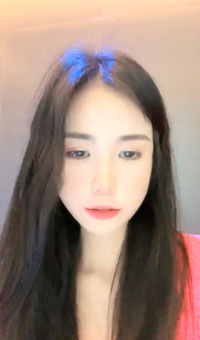 肤白貌美女神，偷偷在KTV卫生间发骚