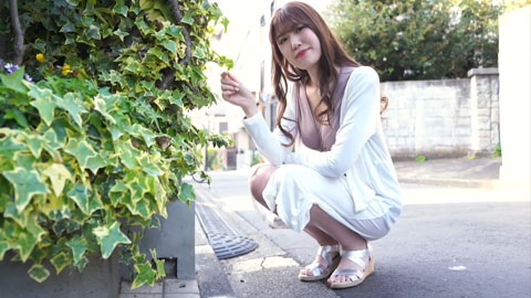 最好的腿和美丽的丰满美女和令人上瘾的