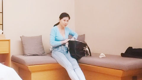 迷妹推荐--年轻少妇_舔的我好想要_我想尿尿了下面太痛了_身材娇小69操鸡舔逼_被小哥大鸡吧狠狠爆插操的受不了