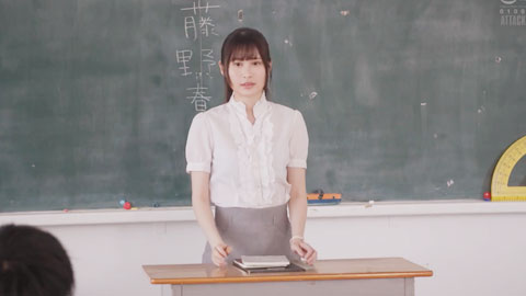 新婚的春香老师 在校内 成为了问题学生们的性玩具__001