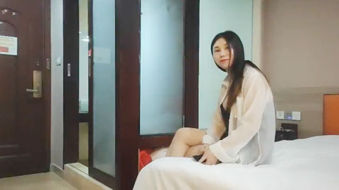 迷妹推荐--深夜耐心等待小姐姐，谈不拢换少妇，按摩手法一流让人飘飘欲仙，风情万种今夜不虚度