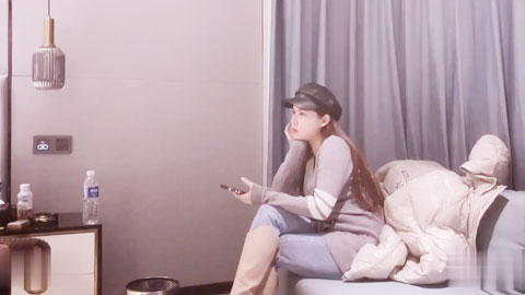 迷妹推荐--乖女神带上项圈不停喊爸爸