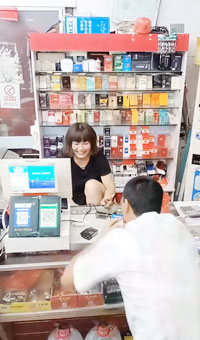 老顾客来了 进房间开干