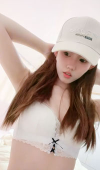 女神！女神！鸭舌帽美少女，坚挺粉嫩美乳，小穴也是超嫩