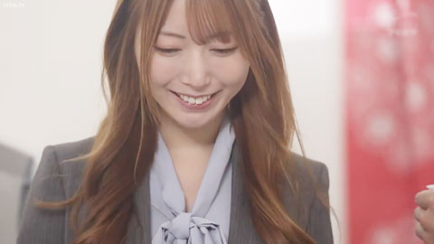 IPZZ_645_不能對公司說的兩人祕密。假日加班，和平常超兇的美巨乳女上司突然拉近距離，變成隨時能在辦公室幹、還能中出的祕密炮友！_001