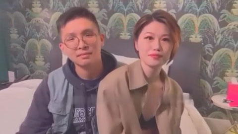 绿帽老公带着年轻的漂亮老婆参加淫乱的4P聚会 一女战三男完美露脸