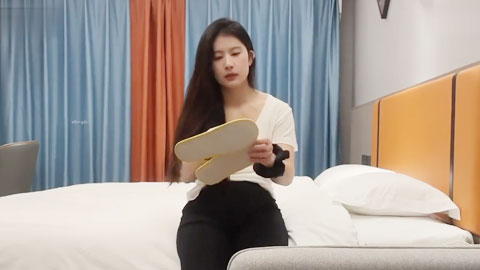 迷妹推荐--出来极品美女，嫩妹各种姿势啪啪