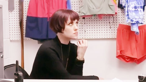 短发人妻被安保人员搜身，脱光口交爆操暴力输出