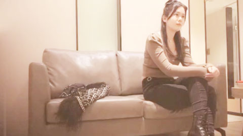 迷妹推荐--刚插入就受不了老金的大屌 直叫我把钱退给你 不要了操我了