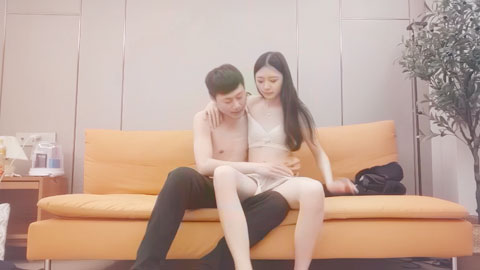 迷妹推荐--3100约炮170CM黑丝长腿贫乳美女啪啪