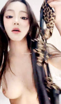 蜜桃电臀模特身材道具自慰大量潮喷