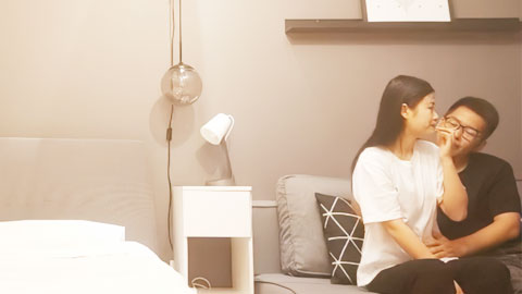 迷妹推荐--颜值纹身嫩妹，近距离拍摄口交啪啪特写，骑乘抽插猛操呻吟不断