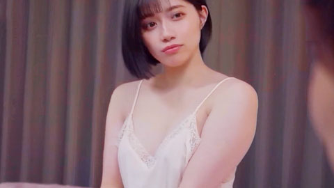 错过末班车住同事家，她的无罩居家服让我忍耐不住干不停到套子全用光-01