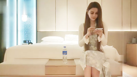 迷妹推荐--像混血175网红外围妹子