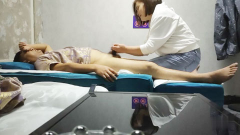 迷妹推荐--极品少妇开了一家按摩店，老哥上门体验全套服务