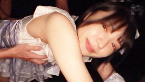 MUKC_094_清纯系地下偶像线下群交摄影会：只要支持就可以无限无套中出_虹村由美_002