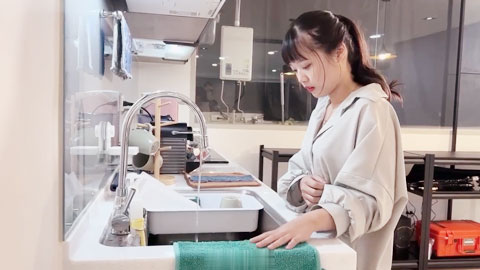 迷妹推荐--家政妇小咪做家事时 都在想念曾经交手过的好屌