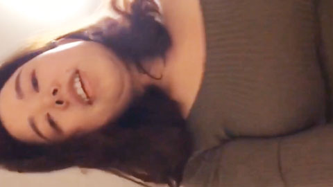 迷妹推荐--少妇太有女人味了被操的叫爸爸