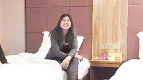 迷妹推荐--约炮工厂少妇群交