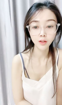 文静新人眼镜小姐姐！苗条身材全裸秀