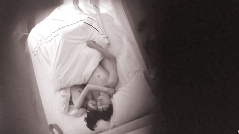 迷妹推荐--大學生情侶開房小哥戰鬥力不行每次撲騰幾下就射了