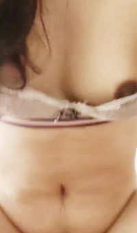 小妈喷了_床上_地上_喷的湿淋淋的