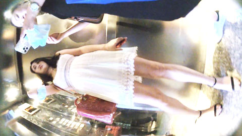 迷妹推荐--偷拍大师商场尾随各种时尚性感短裙美女偷拍内裤私处满足偷窥的欲望