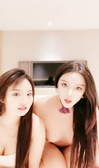 网红女神和闺蜜在酒店一起双飞大战