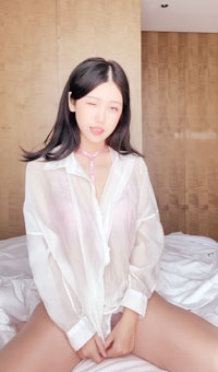 极品高颜值美女大学生被金主调教主动乖乖配合舌舔jb还给深喉口交像小母狗一样舔下体私处那种感觉要上天