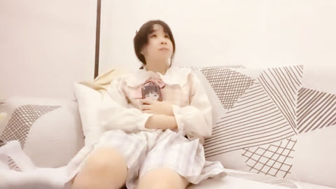 迷妹推荐--清纯嫩妹 粉嫩乳头操起来好骚